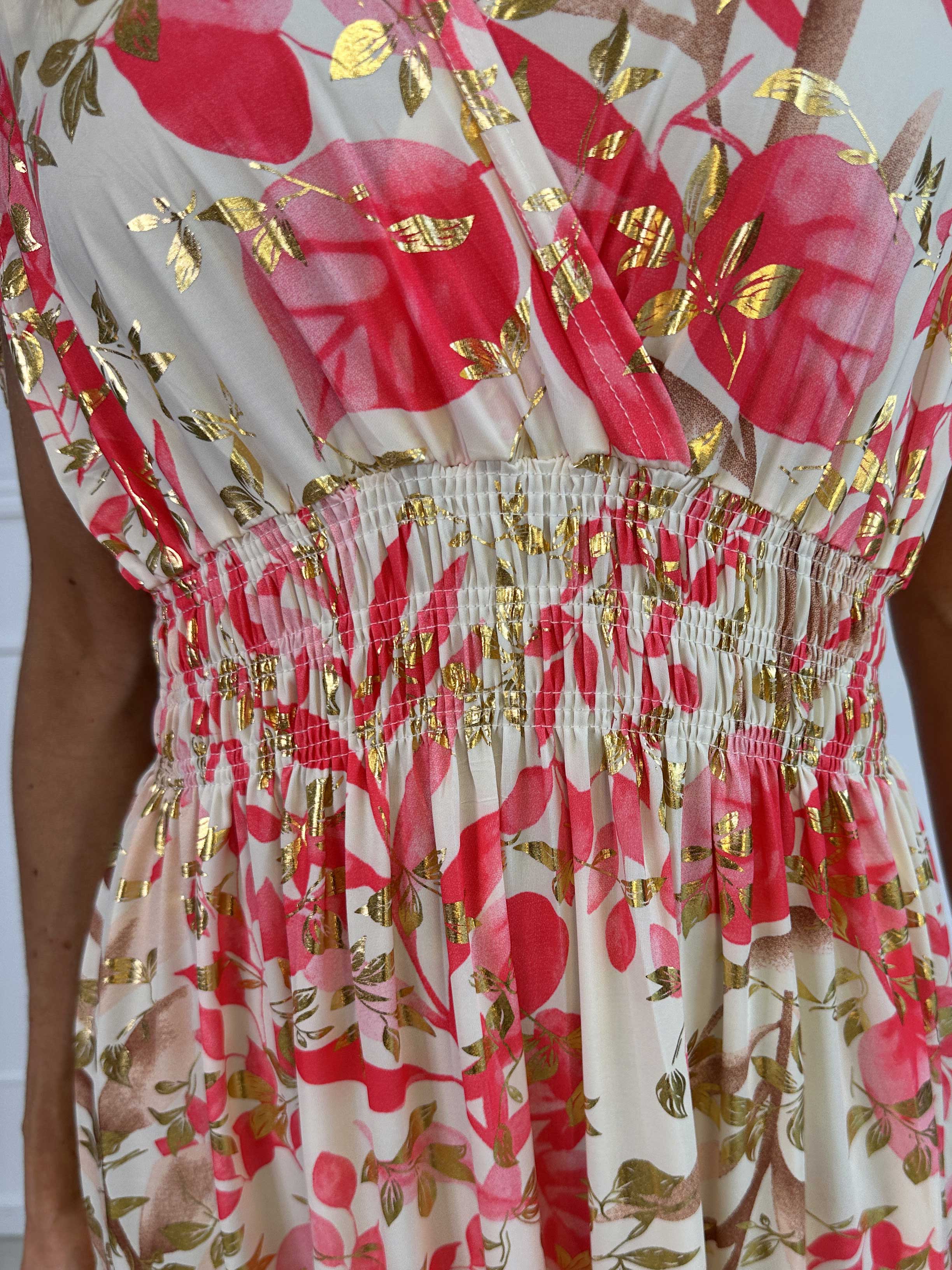 Pams Leaf Gold Sleeveless - Lang elastisk kjole med sødt blad print